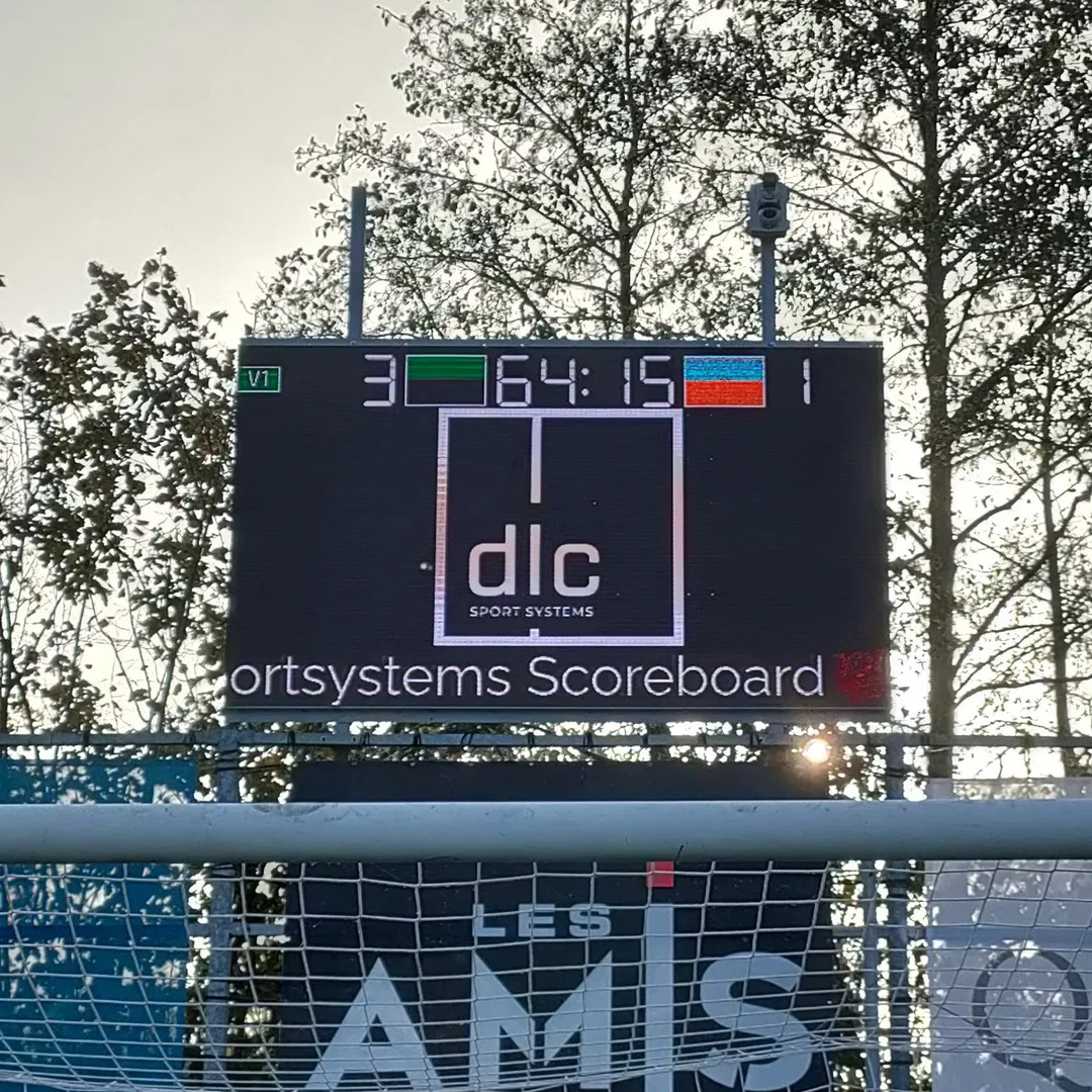 Het scoreboard in actie tijdens een match.